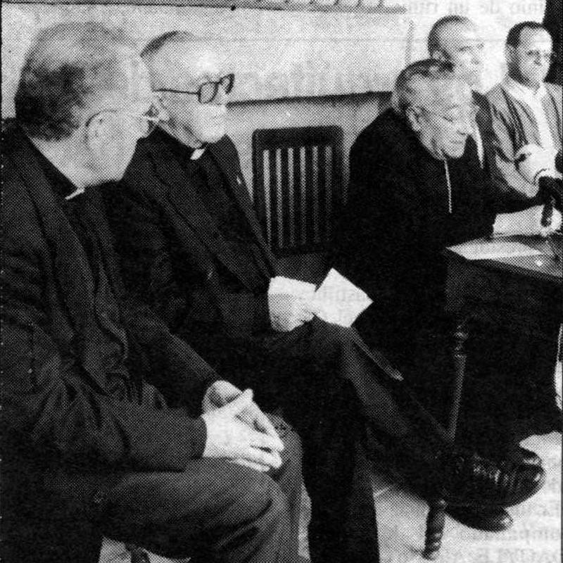 Imagen de 1995 del obispo Antonio Palenzuela junto a Benedicto Cuesta durante la presentación de la restauración del Palacio Episcopal de Segovia.